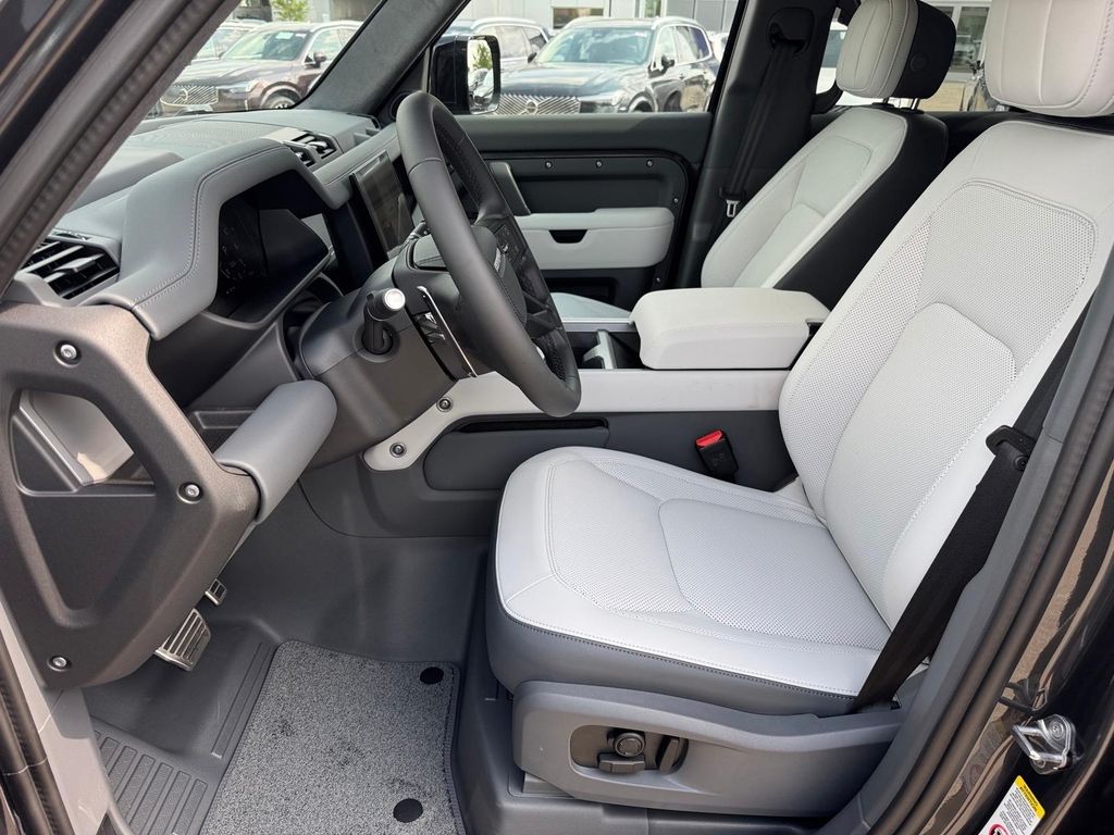 2025 Land Rover Defender V8 - Photo 7
