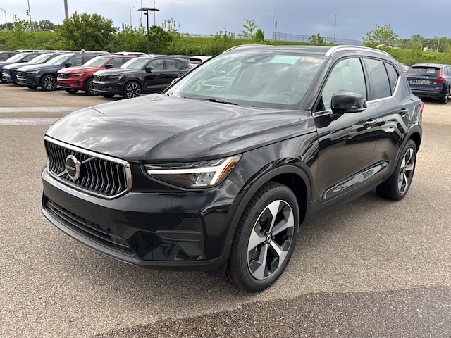 Used 2025 Volvo XC40 B5 Core Bright Theme SUV for sale in Madison, WI