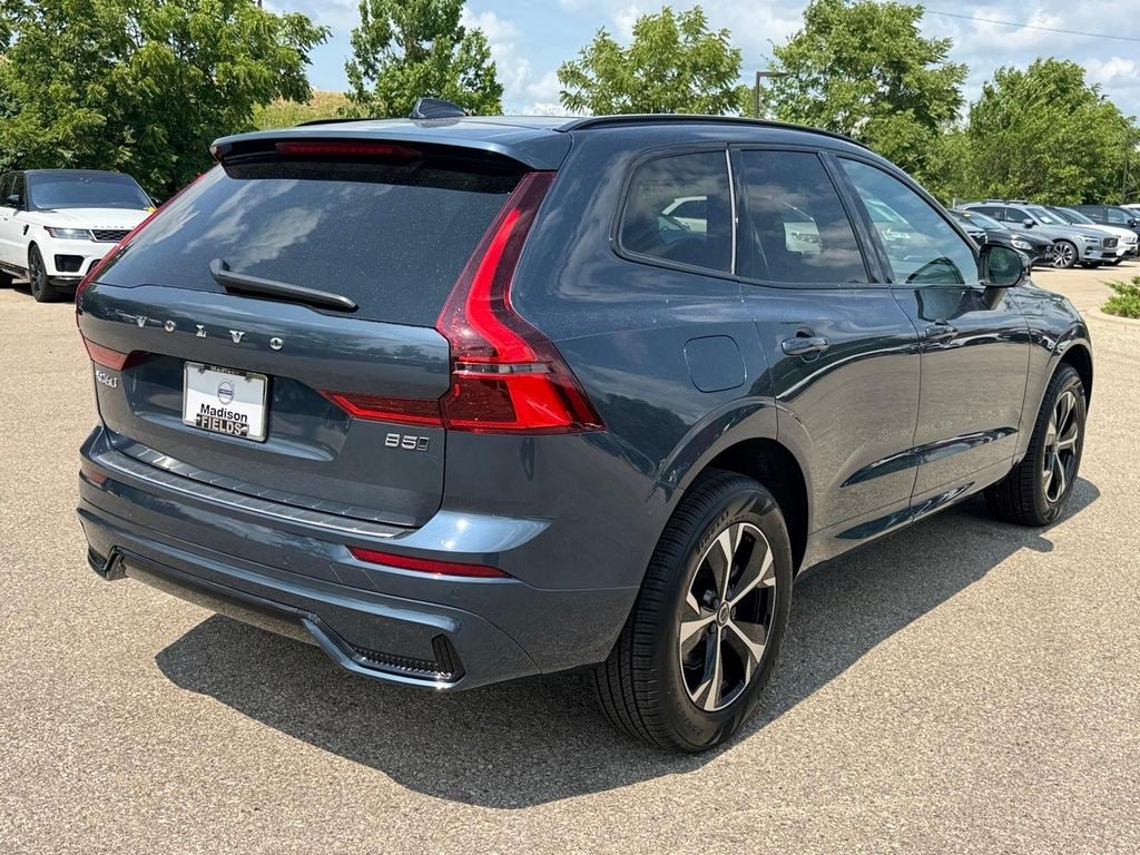 New 2026 Volvo XC60 B5 Core SUV