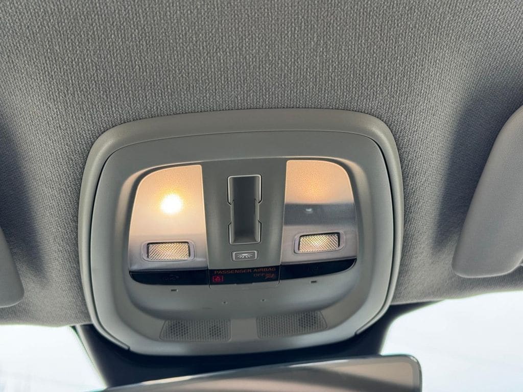 2026 Volvo XC40 Plus - Photo 15