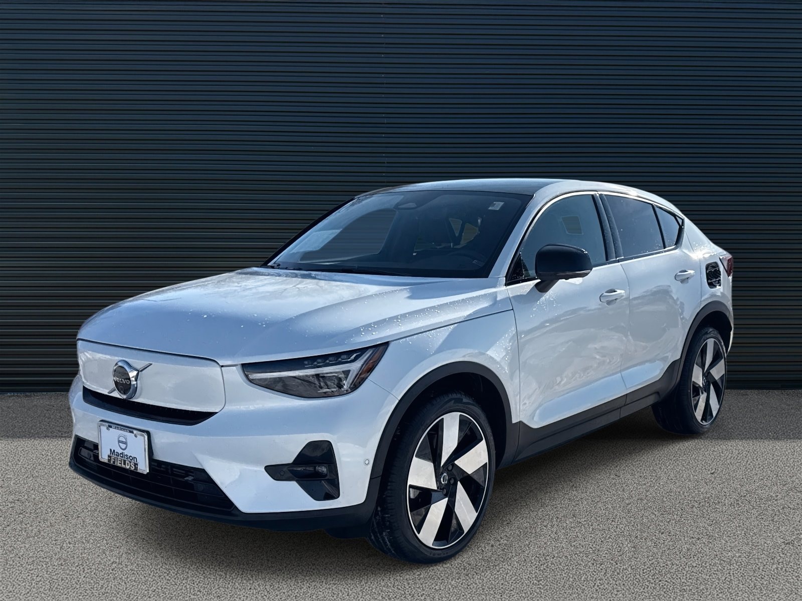 2024 Volvo C40 Ultimate's photo