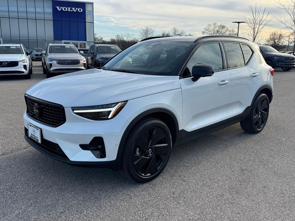 2026 Volvo XC40