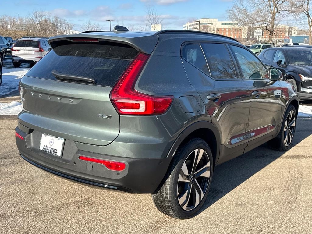 New 2026 Volvo XC40 B5 Ultra SUV