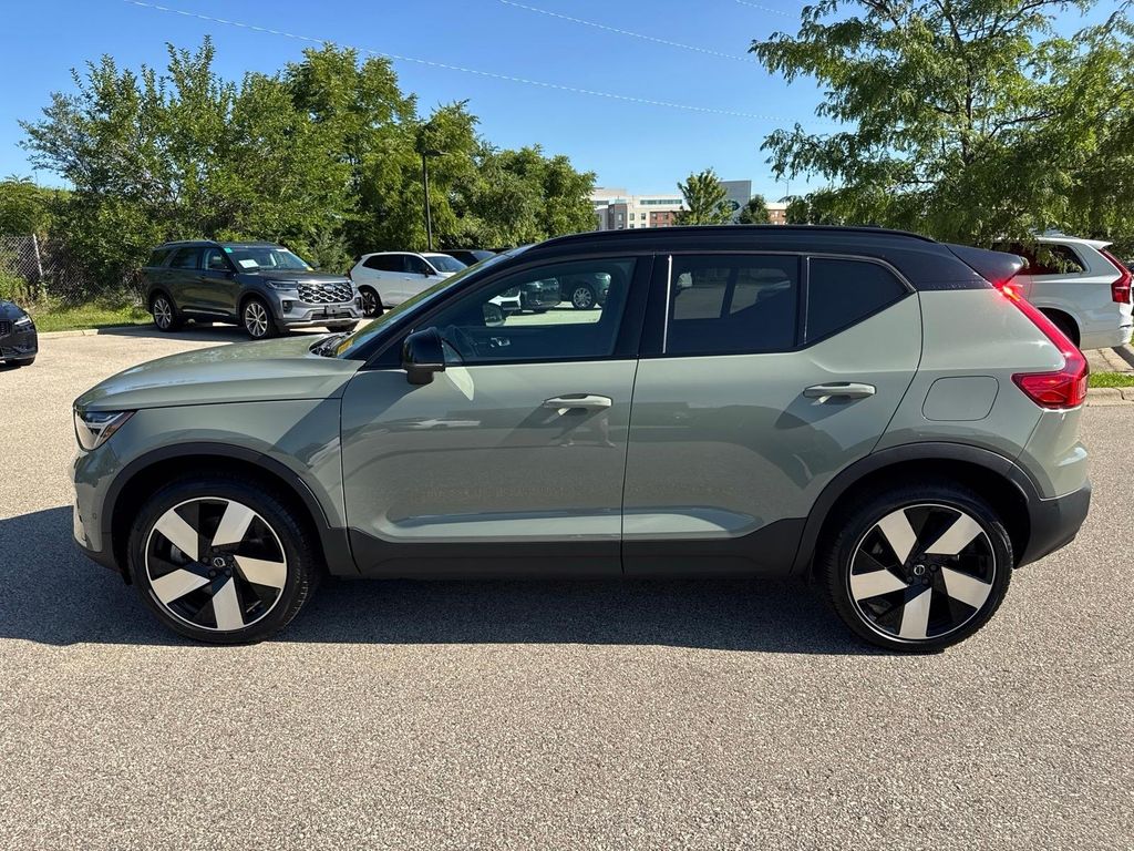 Used 2023 Volvo XC40 Ultimate with VIN YV4ED3UM4P2990557 for sale in Madison, WI