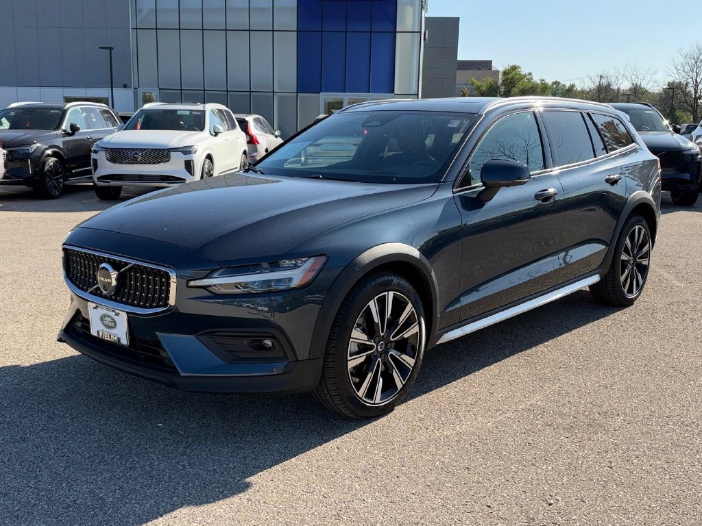 Certified 2026 Volvo V60 Cross Country B5 Ultra Wagon