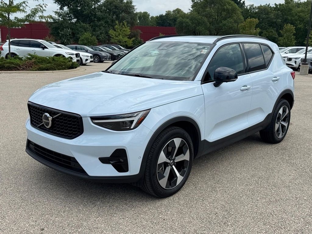 Certified 2026 Volvo XC40 B5 Plus SUV