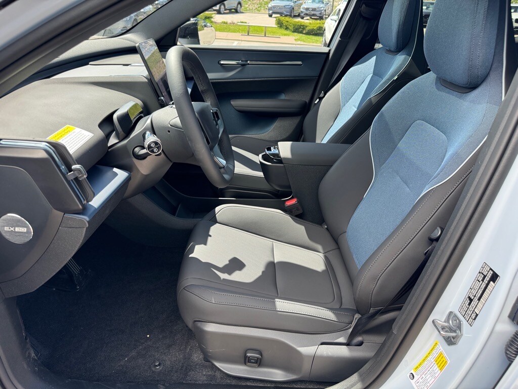 2025 Volvo EX30 Ultra photo 4