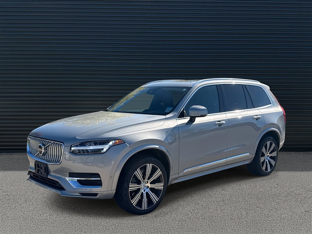 Certified 2024 Volvo XC90 plug-in hybrid T8 Plus 6-Seater SUV