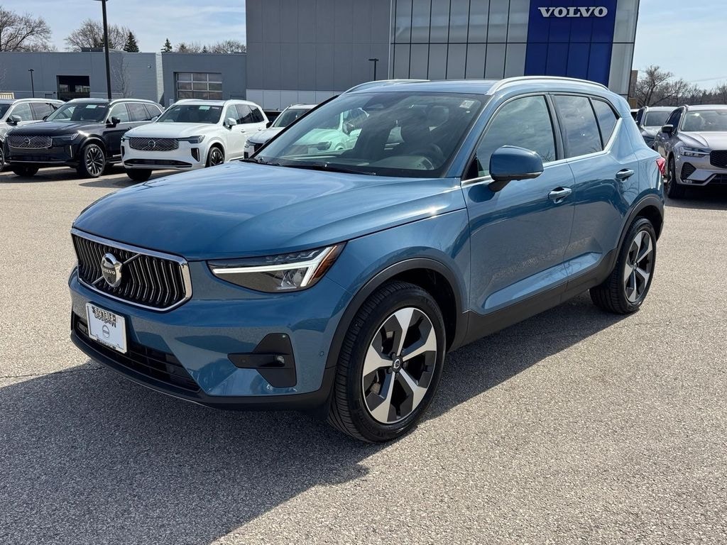 Certified 2025 Volvo XC40 B5 Plus Bright Theme SUV