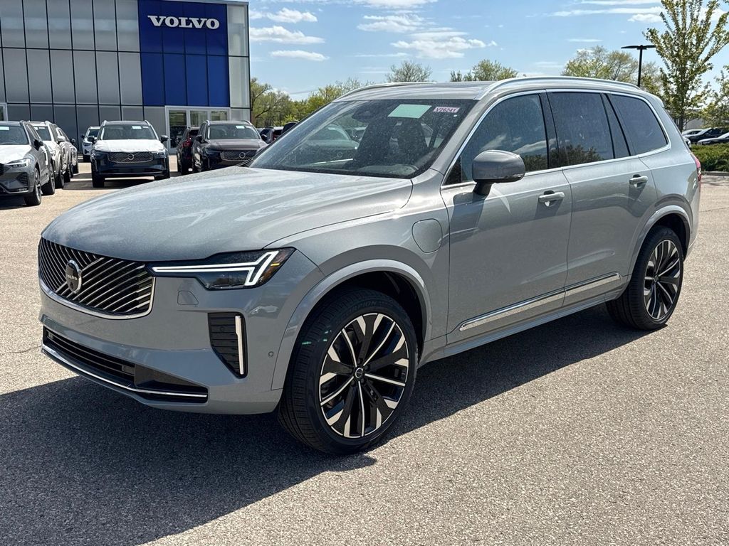 2026 Volvo XC90 T8 Recharge Plus Bright 7-Seat 4WD's photo