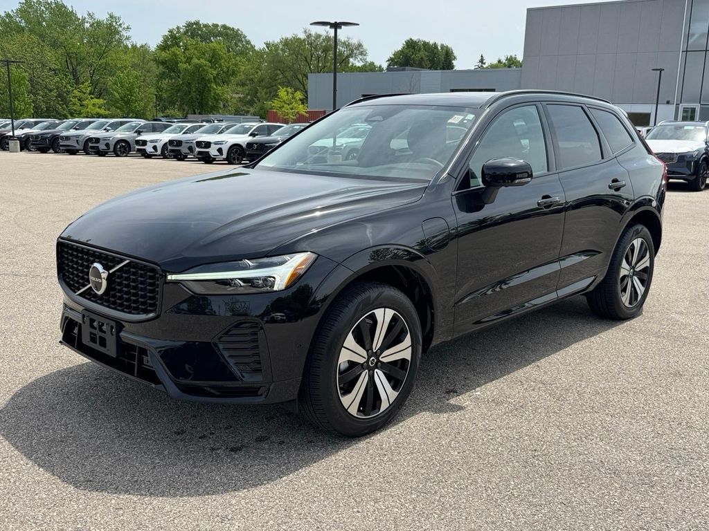 2025 Volvo XC60 T8 Plus Dark AWD's photo