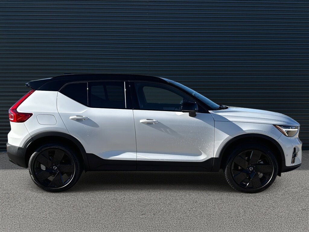 New 2026 Volvo XC40 B5 Ultra Black Edition SUV