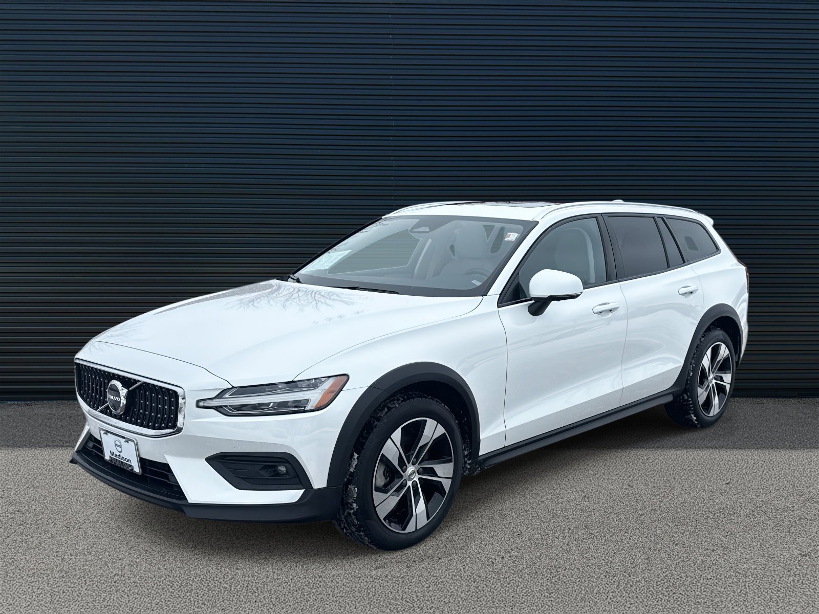 2024 Volvo V60 Cross Country