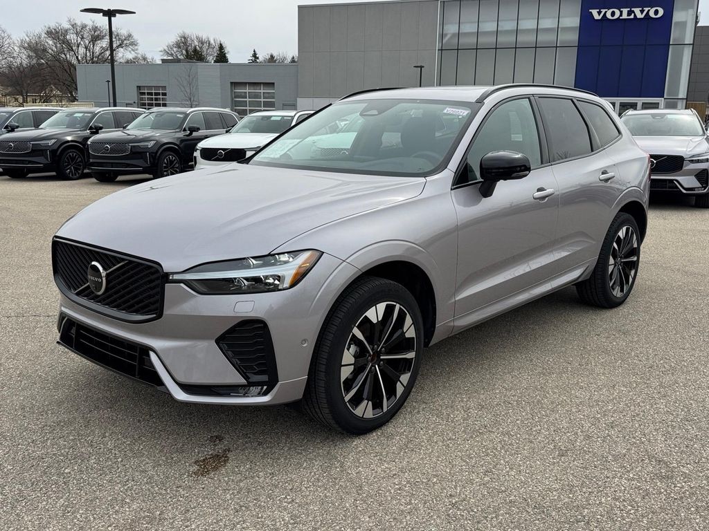 2026 Volvo XC60 B5 Plus Dark AWD's photo