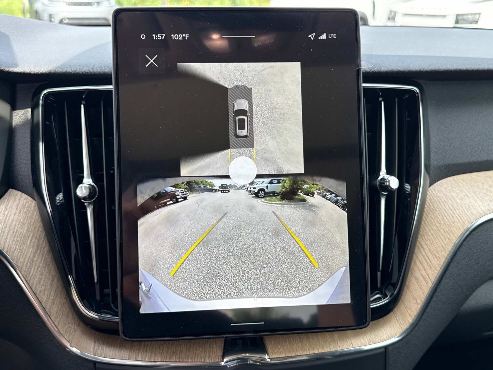 2026 Volvo XC60 Plus - Photo 22