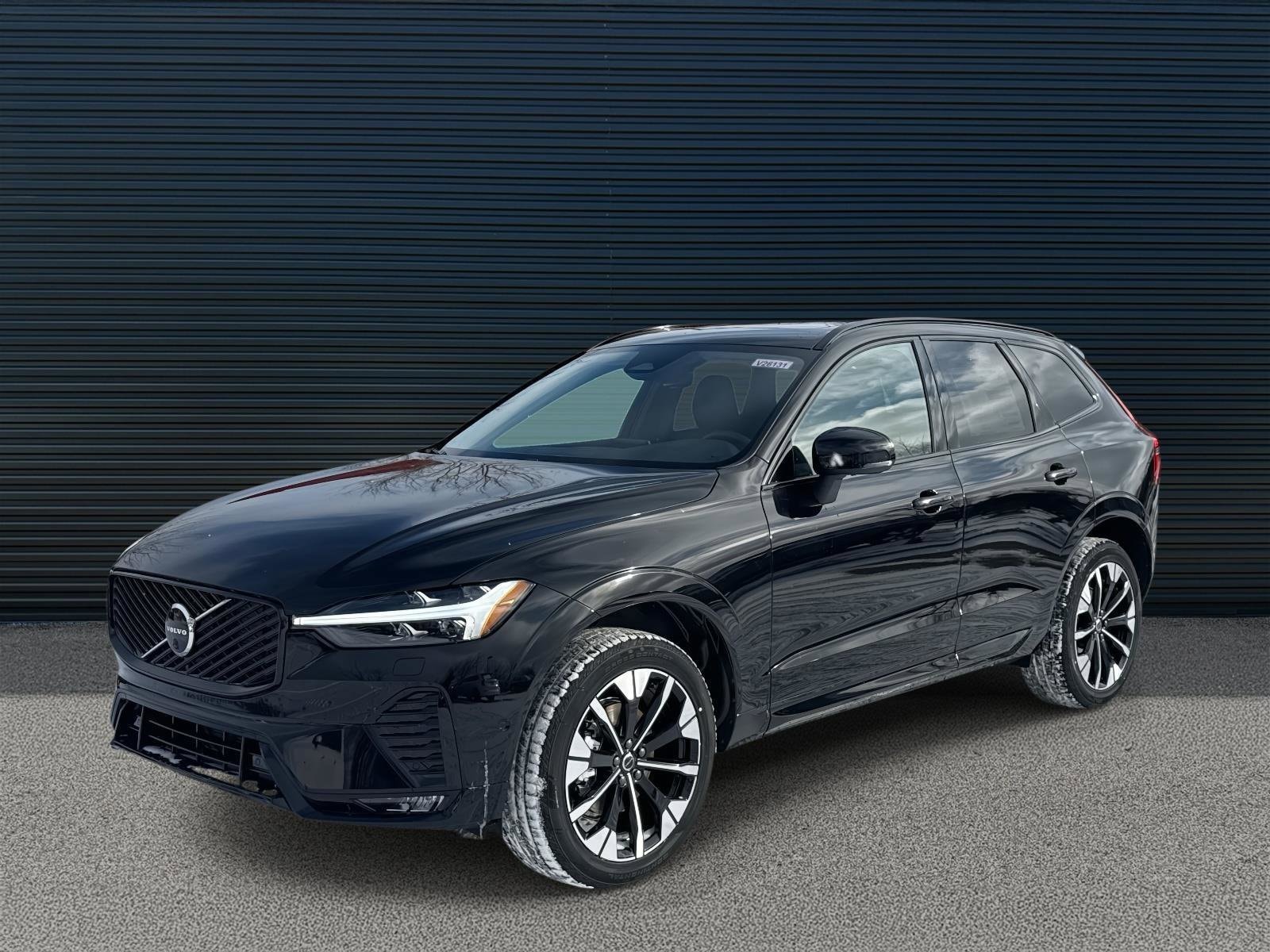 2026 Volvo XC60 Plus's photo