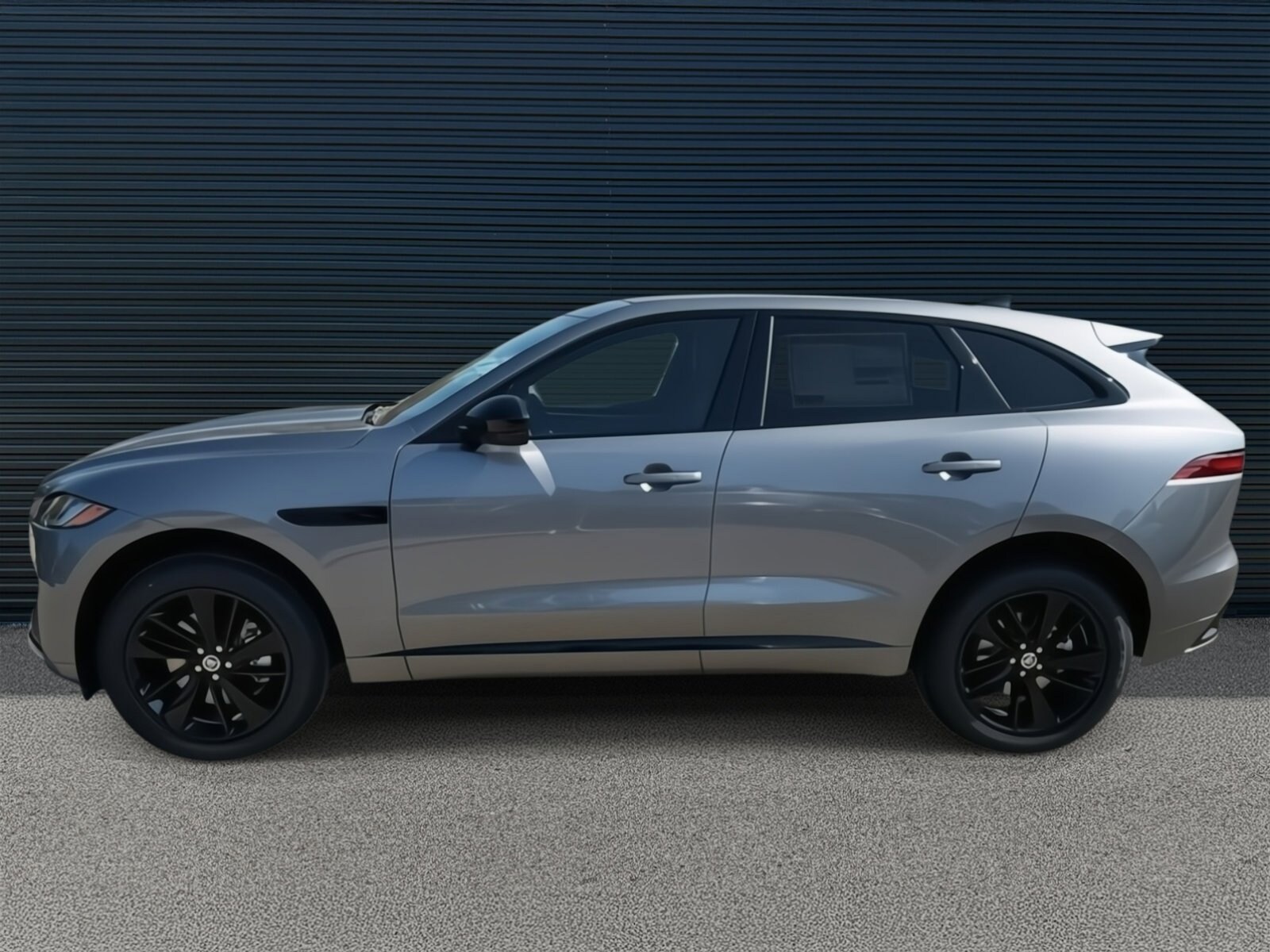 2025 Jaguar F-PACE P250 R-Dynamic S photo 2