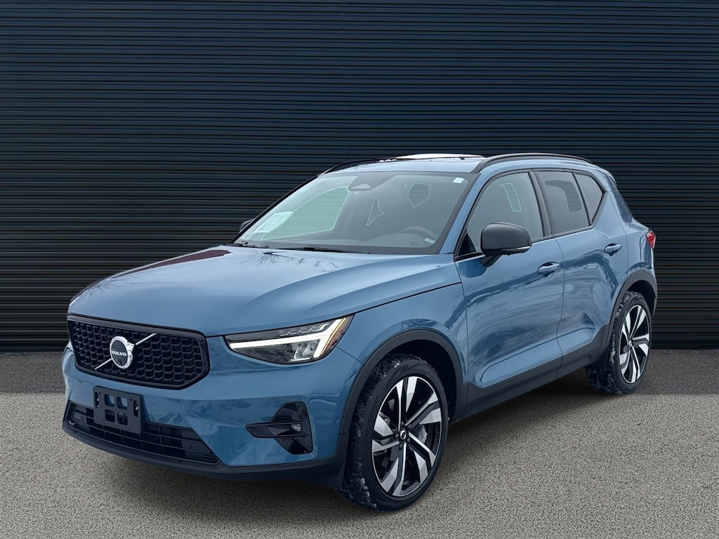 Certified 2024 Volvo XC40 B5 Plus Dark SUV