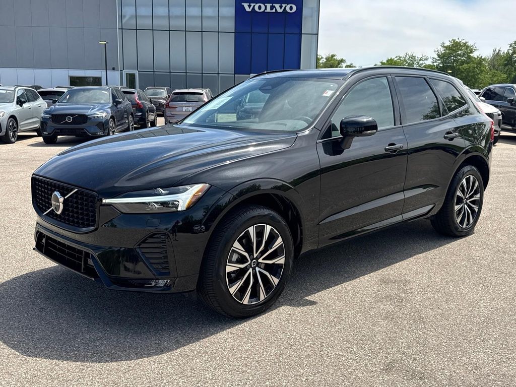 2025 Volvo XC60 B5 Plus Dark AWD's photo