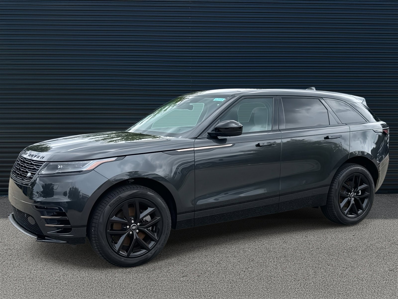 2025 Land Rover Range Rover Velar P250 Dynamic SE
