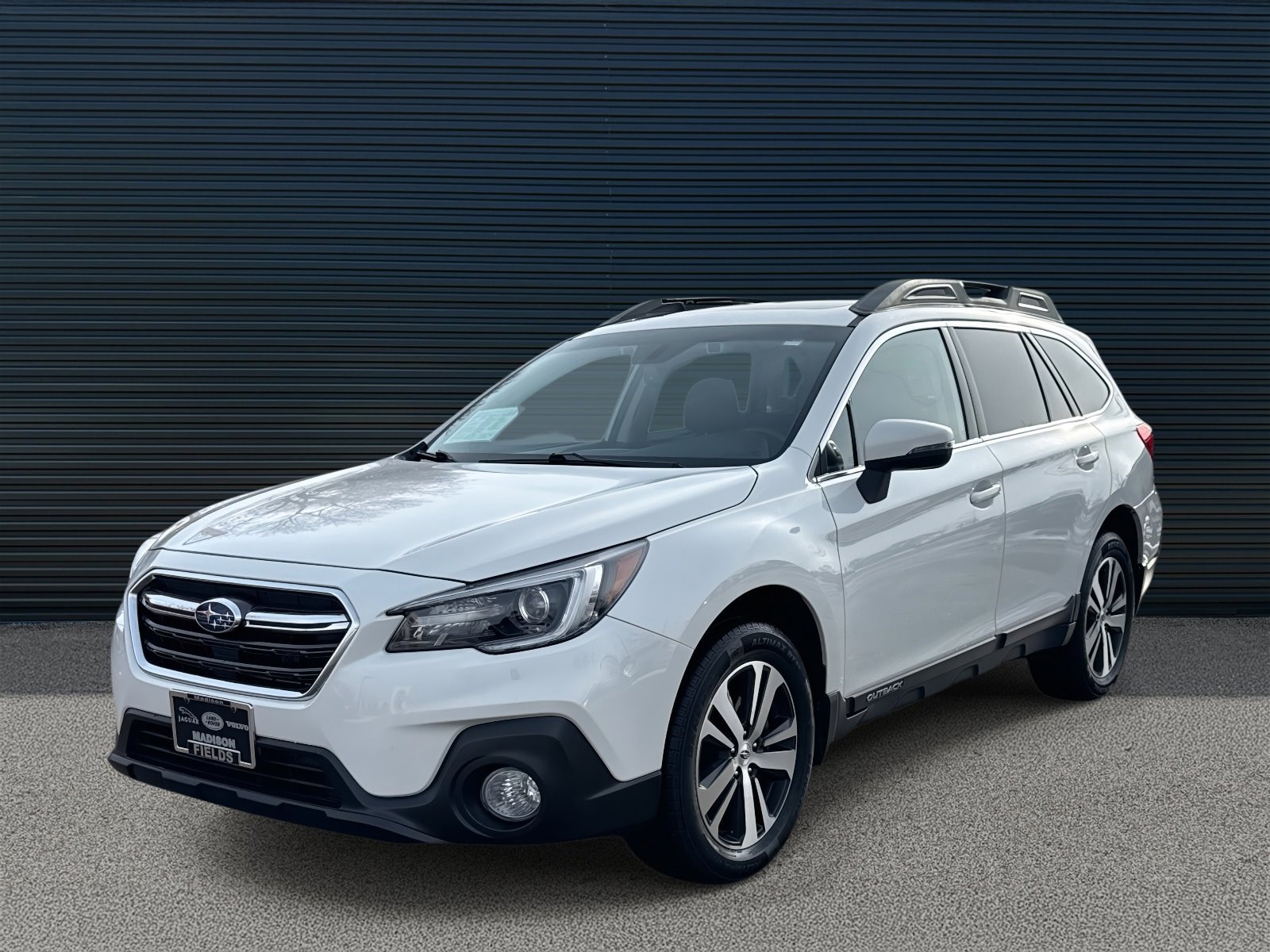 2019 Subaru Outback Limited's photo