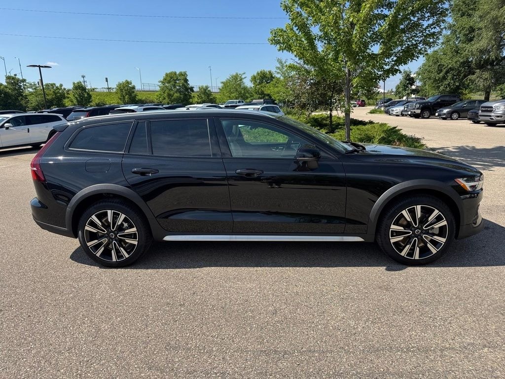 New 2026 Volvo V60 Cross Country B5 Ultra Wagon