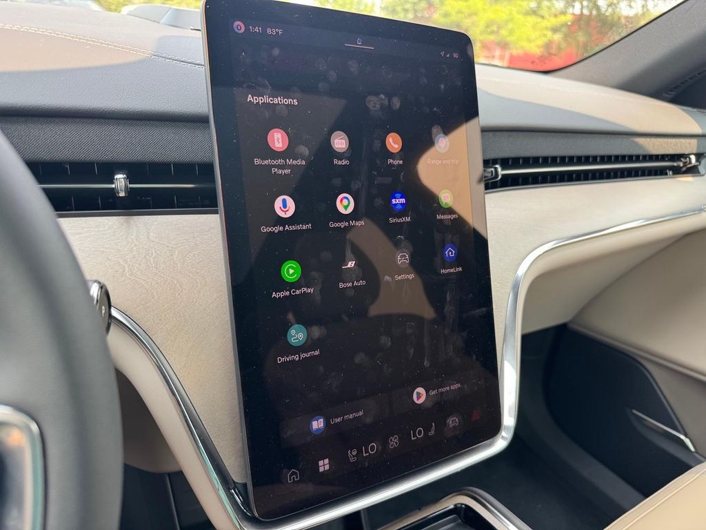 2025 Volvo EX90 Plus - Photo 16