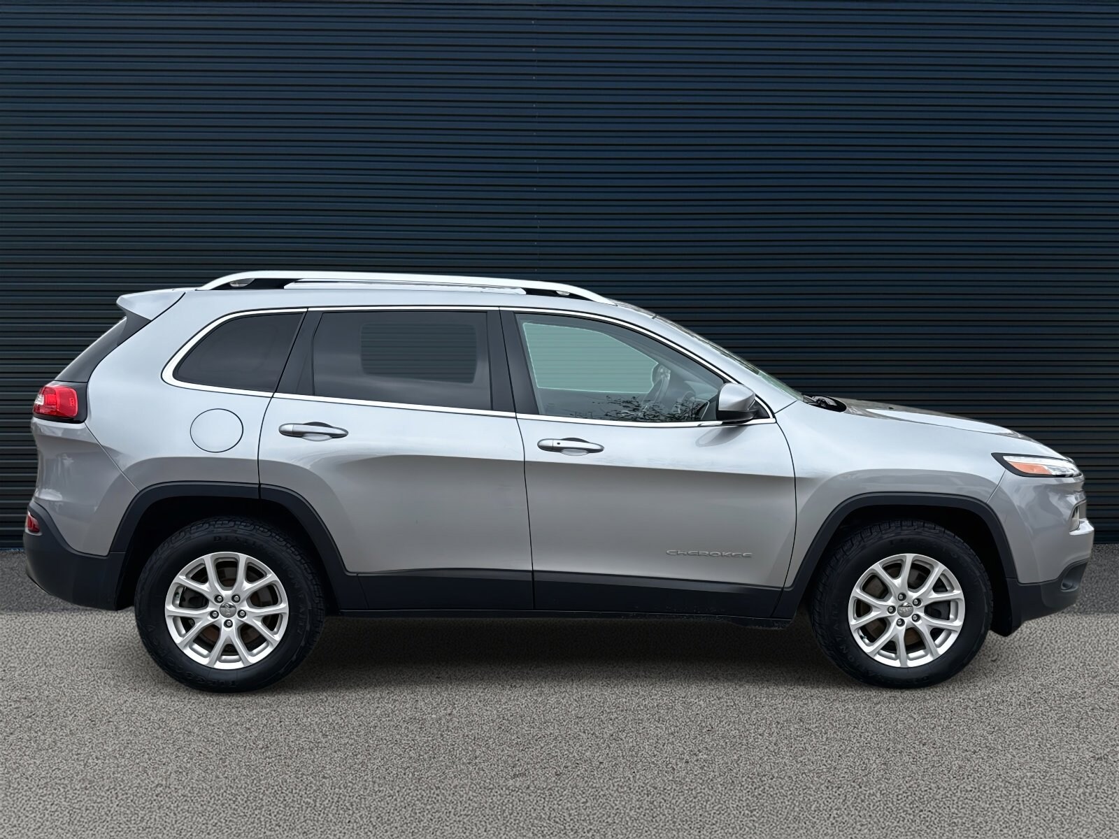 2016 Jeep Cherokee Latitude photo 4