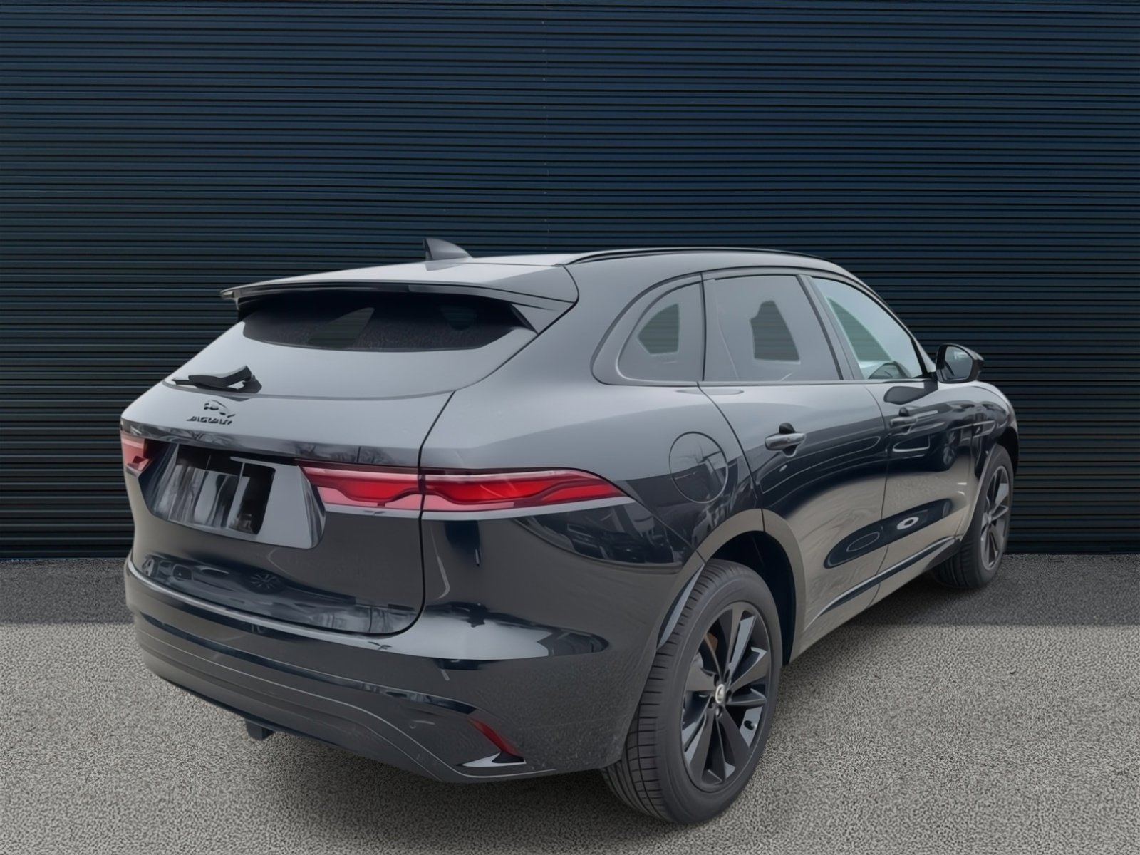 2025 Jaguar F-PACE P250 R-Dynamic S photo 3