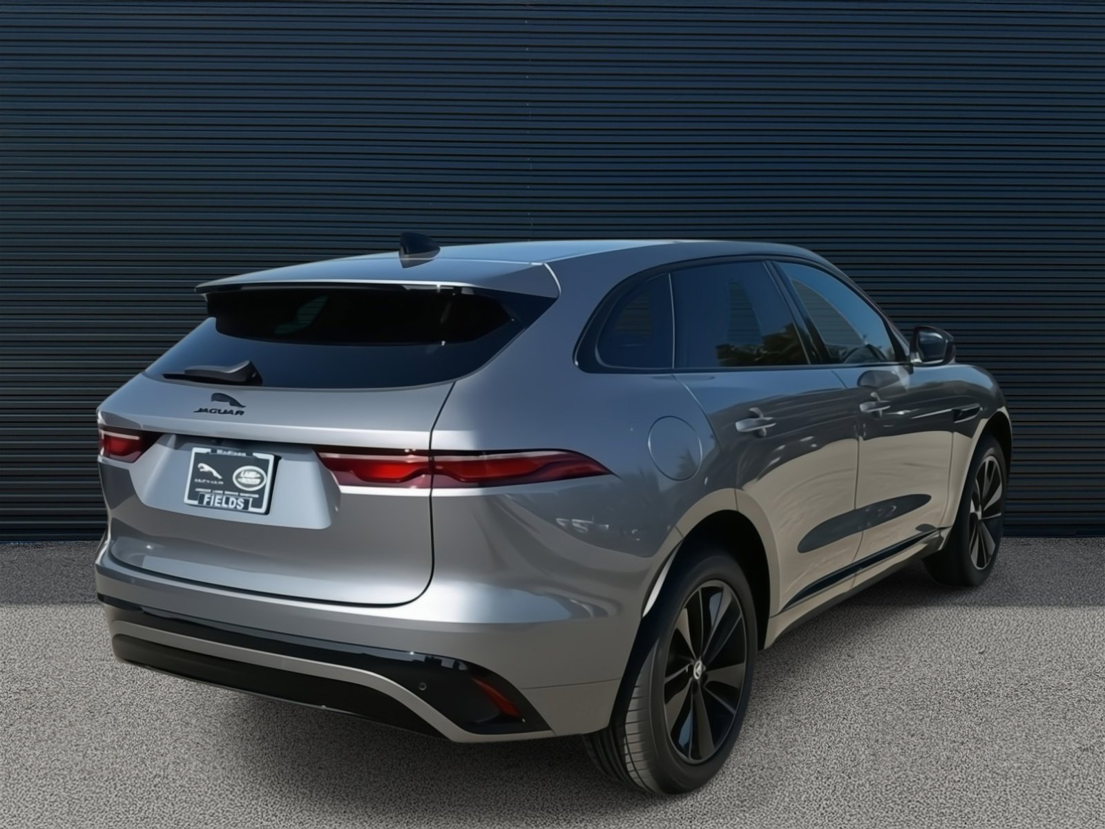 2025 Jaguar F-PACE P250 R-Dynamic S photo 3