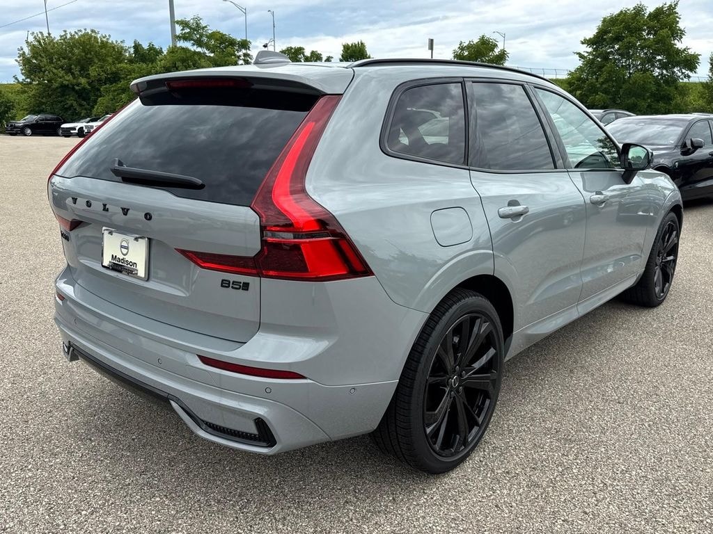 New 2026 Volvo XC60 B5 Ultra Black Edition SUV