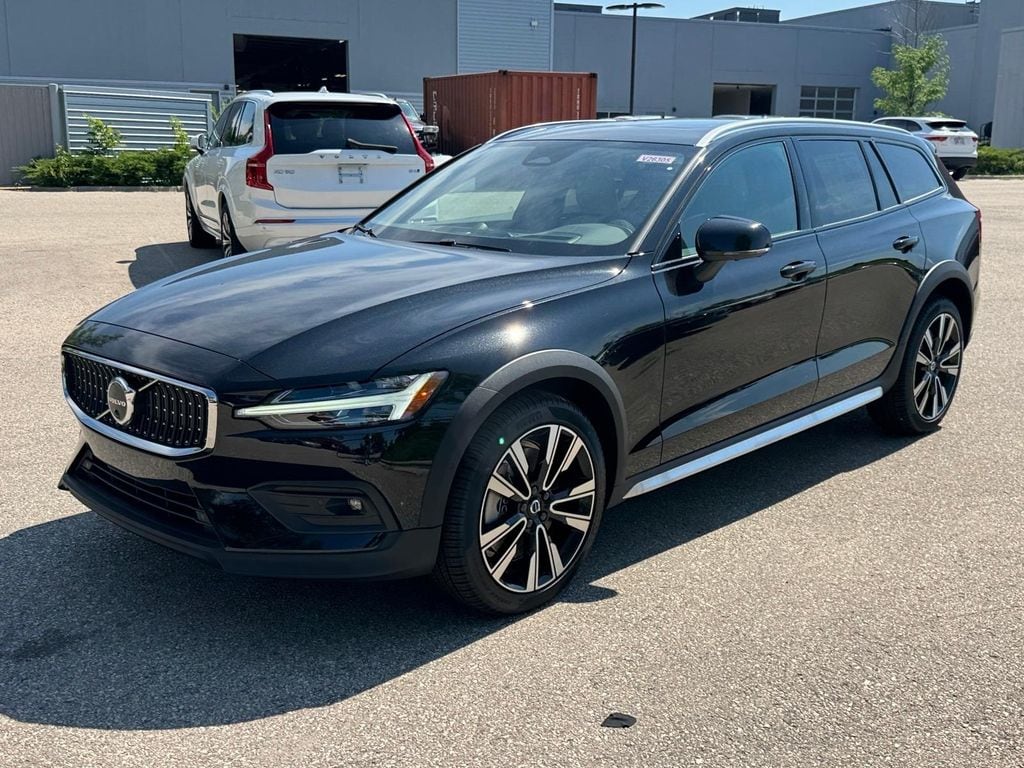 New 2026 Volvo V60 Cross Country B5 Ultra Wagon