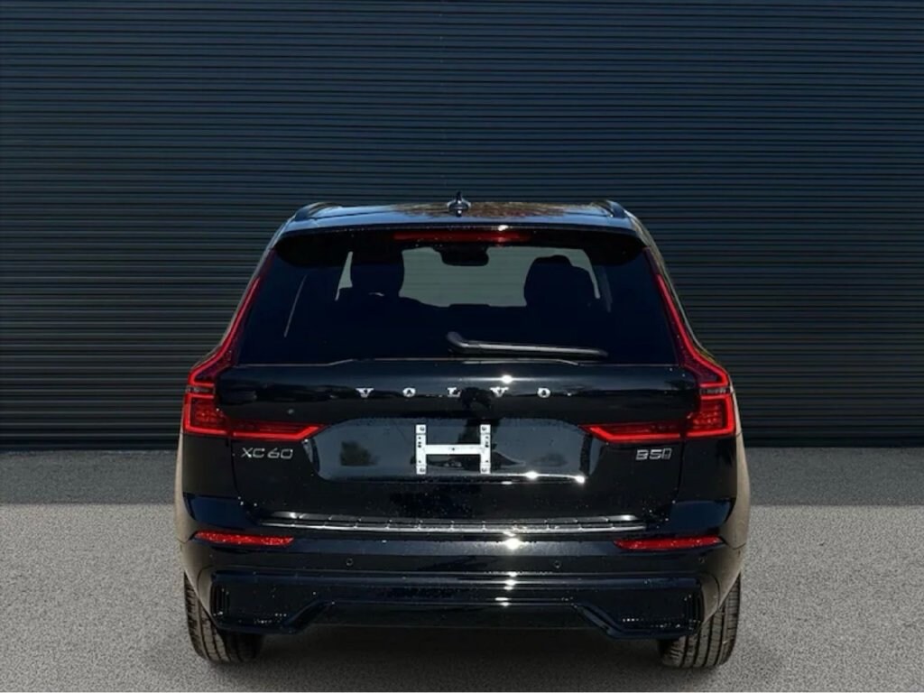 New 2026 Volvo XC60 B5 Plus SUV