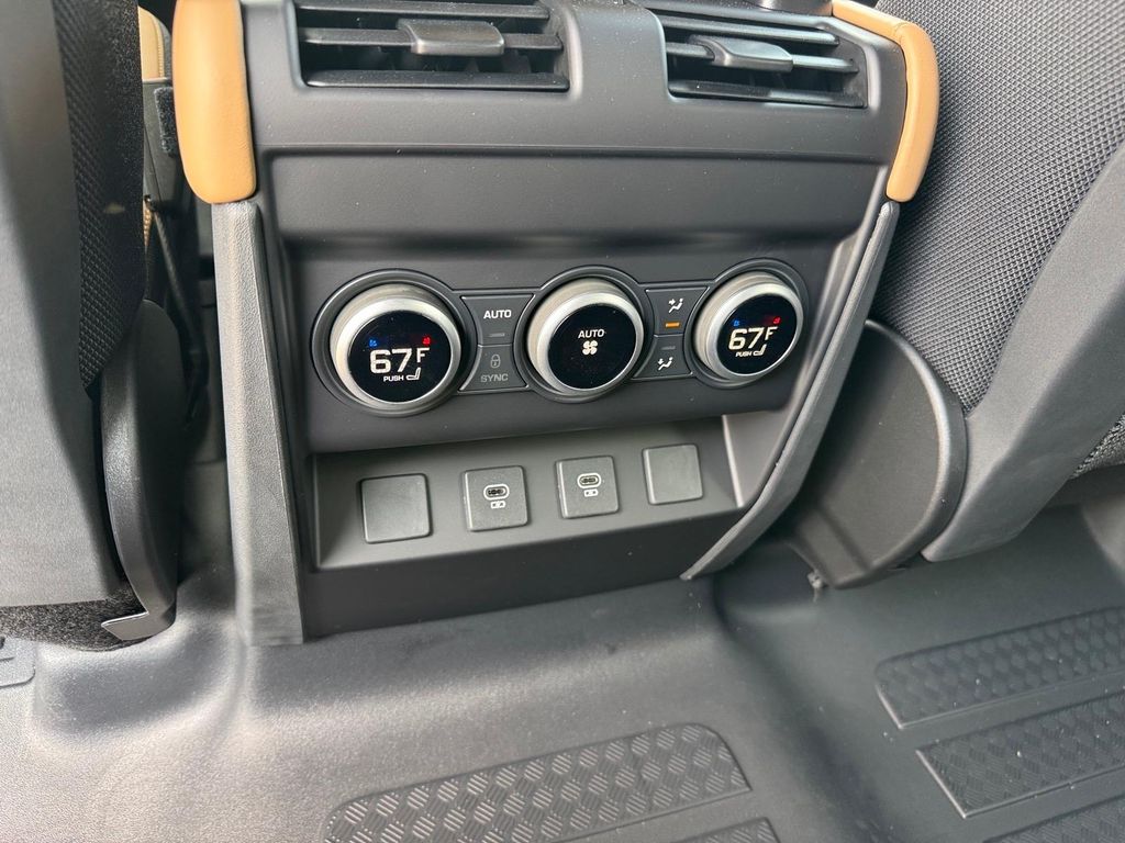 2025 Land Rover Defender V8 - Photo 9