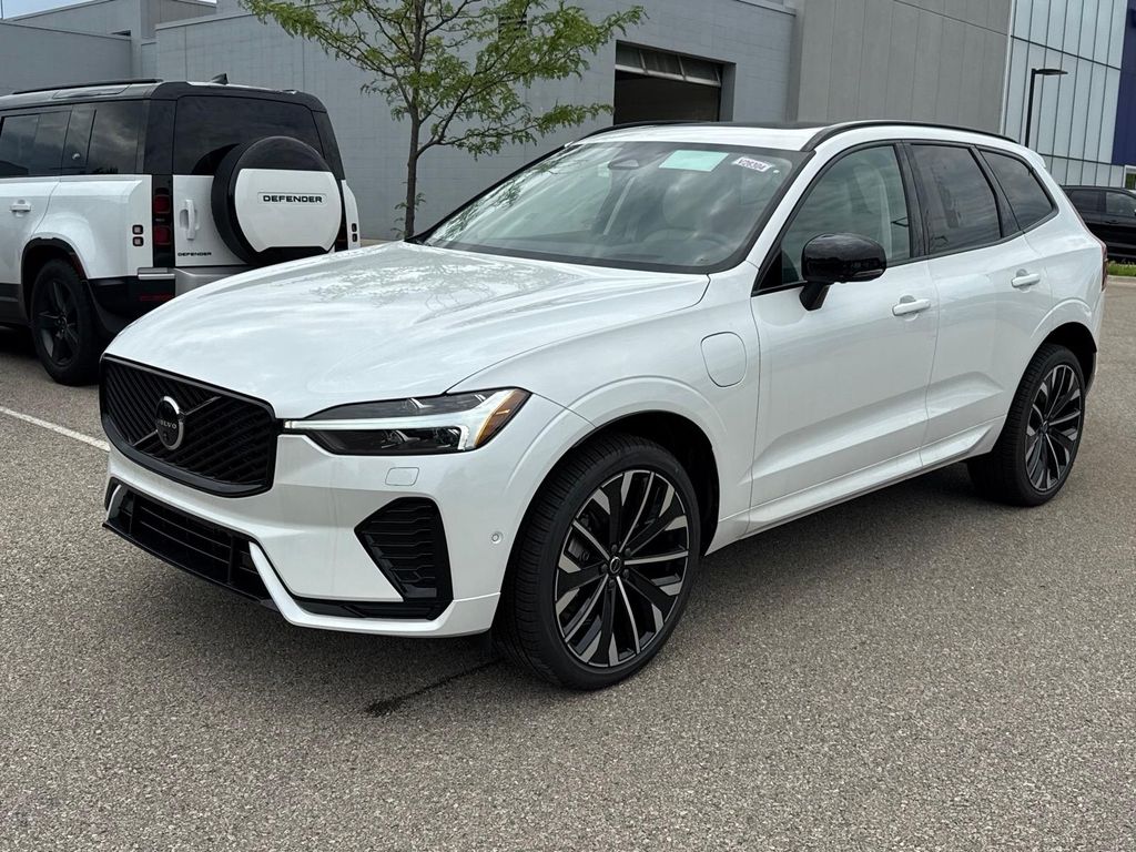 2026 Volvo XC60 T8 Ultra Dark AWD's photo