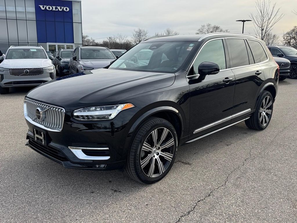 2025 Volvo XC90 SUV 