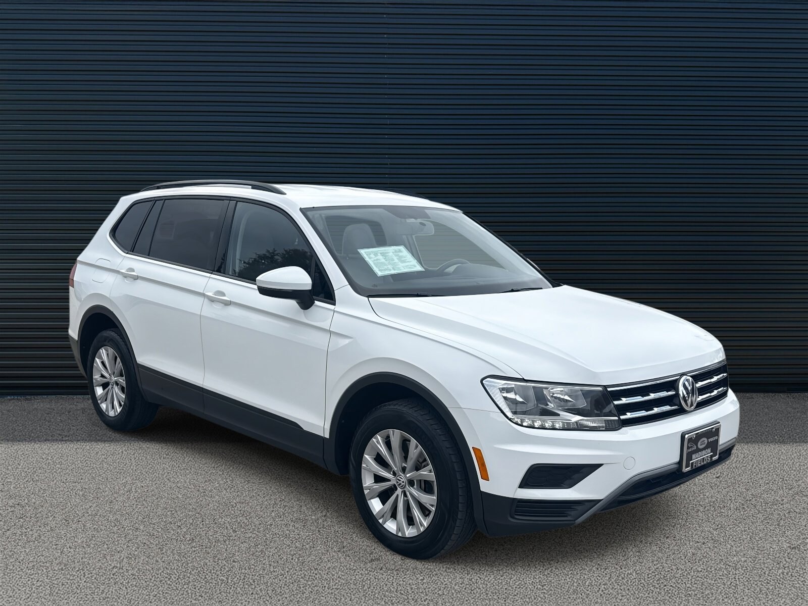 2020 Volkswagen Tiguan S photo 2