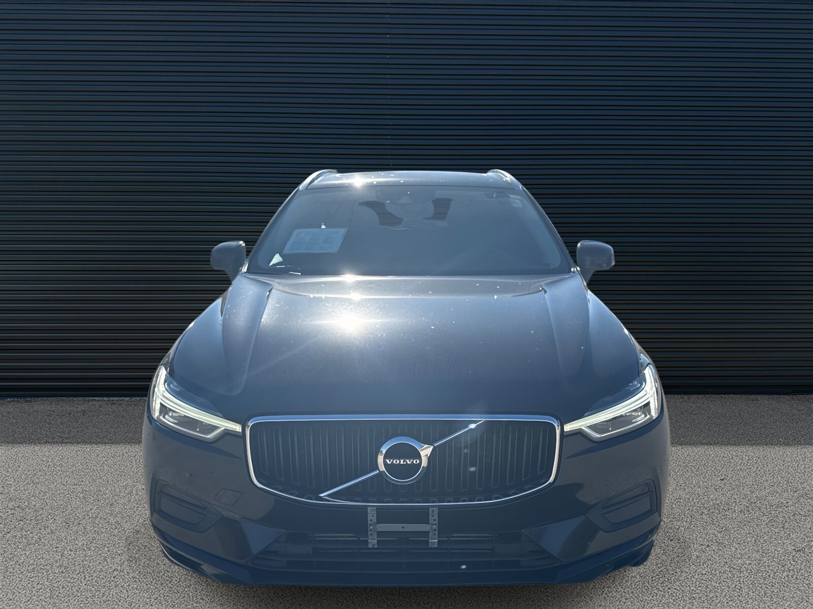 2019 Volvo XC60 T5 Momentum photo 2