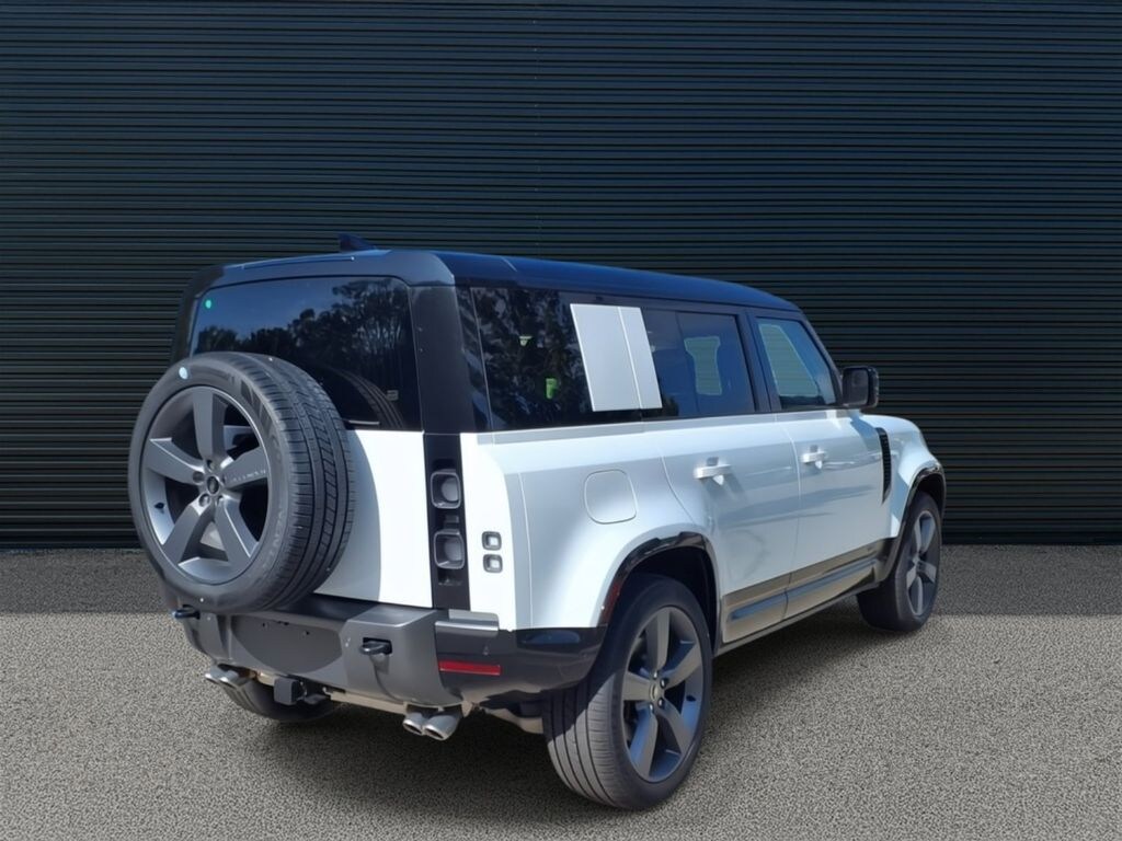 Used 2025 Land Rover Defender 110 V8 SUV