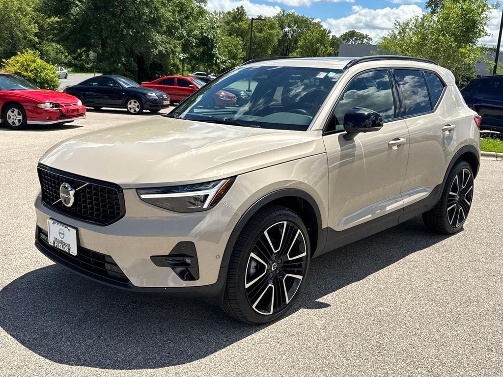 Certified 2025 Volvo XC40 B5 Ultra Dark Theme SUV