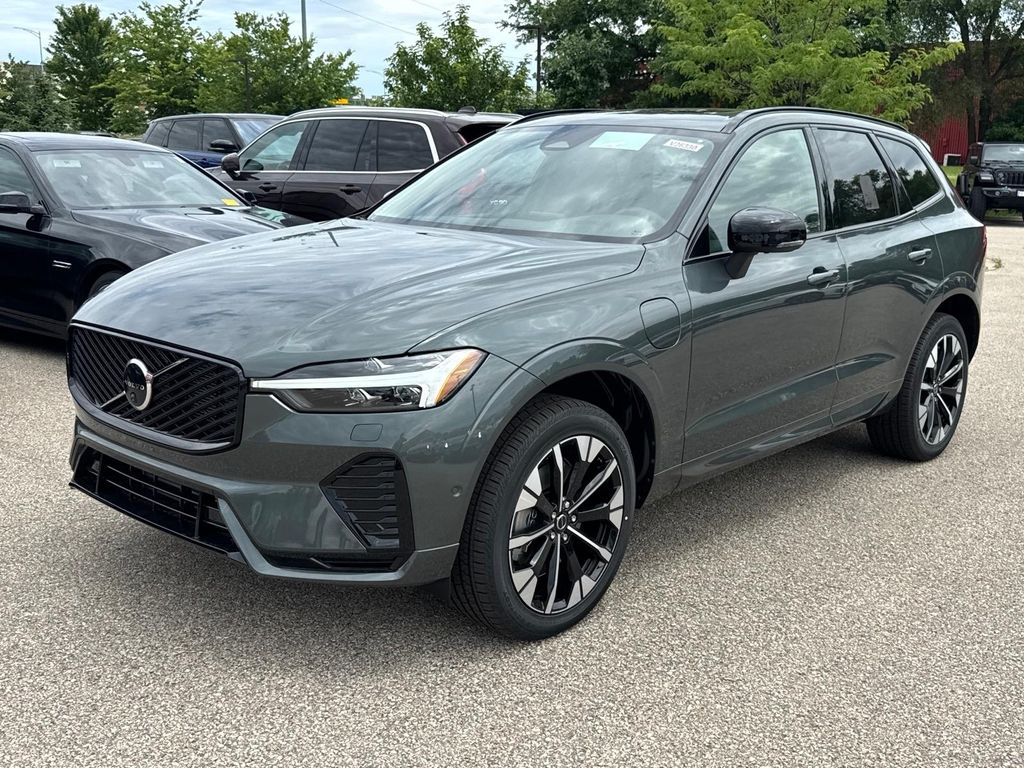 2026 Volvo XC60 T8 Plus Dark AWD's photo