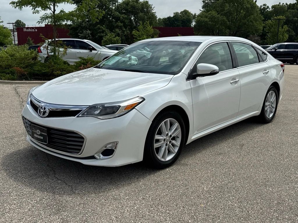 2015 Toyota Avalon XLE's photo