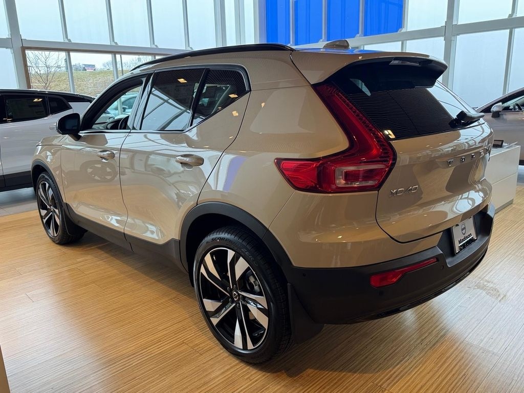 New 2026 Volvo XC40 B5 Ultra SUV