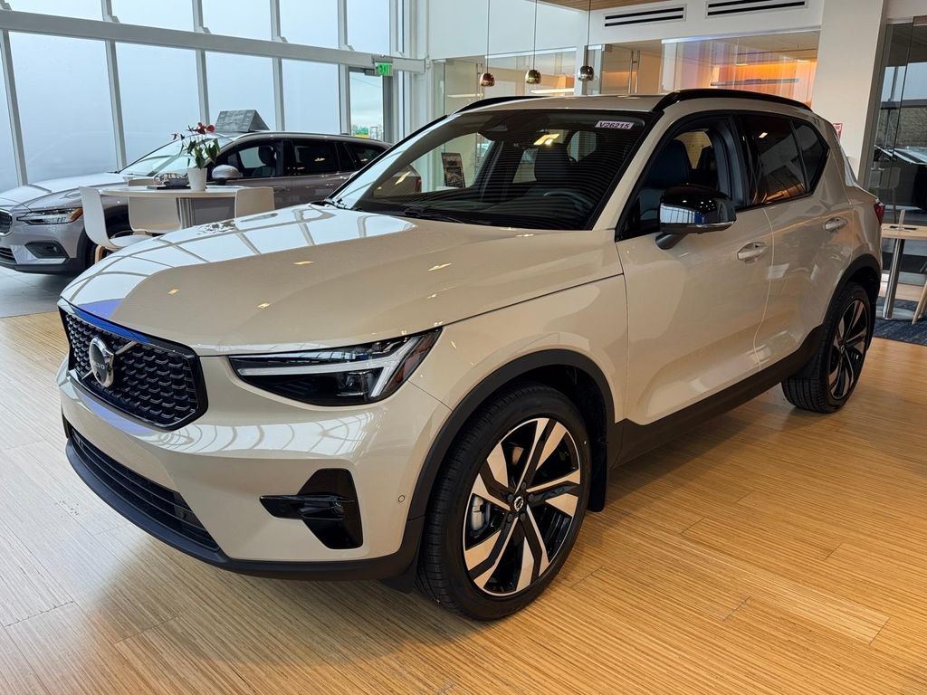 2026 Volvo XC40 B5 Ultra Dark AWD's photo