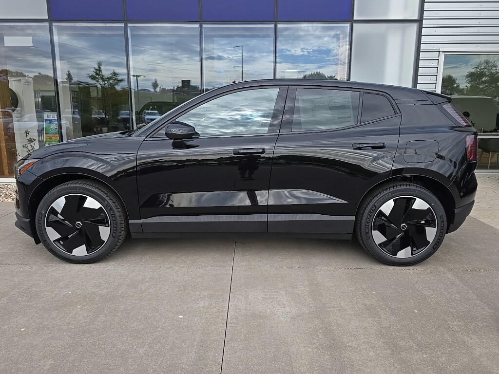 2025 Volvo EX30 Plus photo 2