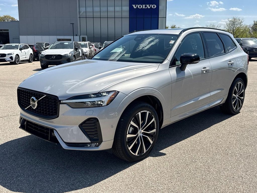 2025 Volvo XC60 B5 Plus Dark AWD's photo