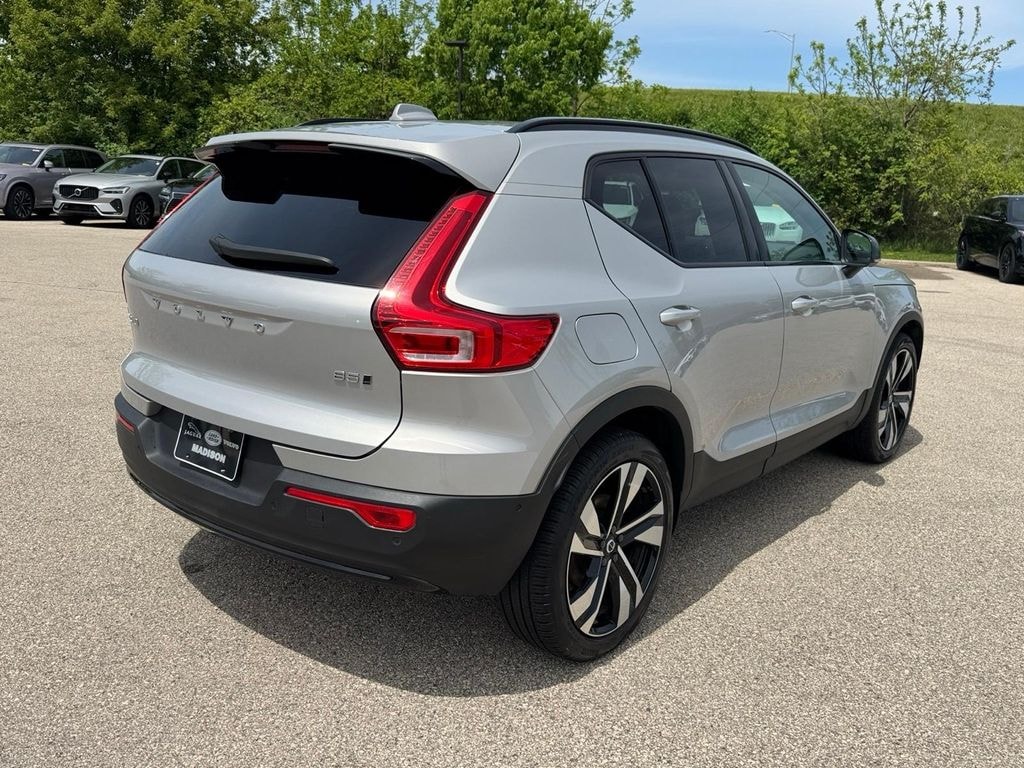 Certified 2023 Volvo XC40 B5 AWD Ultimate Dark SUV