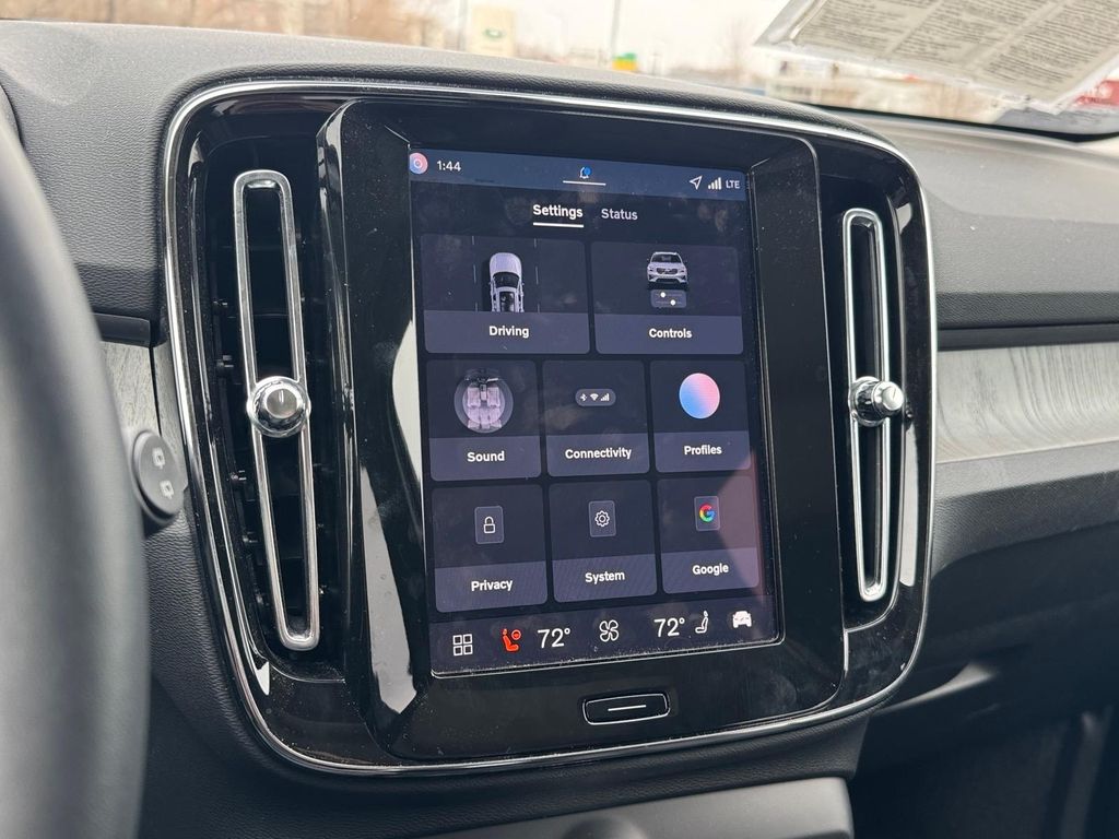 2026 Volvo XC40 Plus - Photo 20
