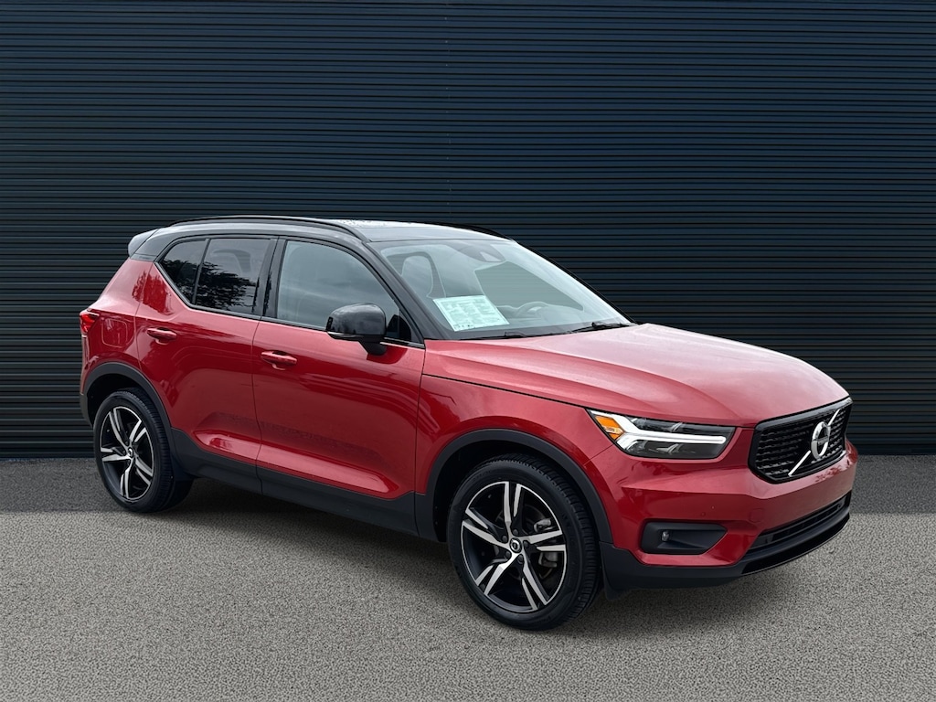 Used 2020 Volvo XC40 T5 R-Design SUV