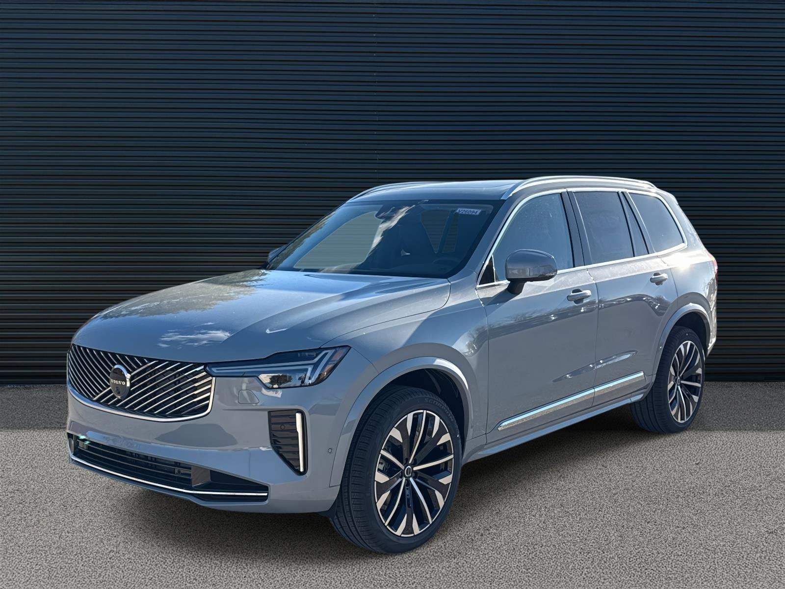 2026 Volvo XC90 Plus's photo